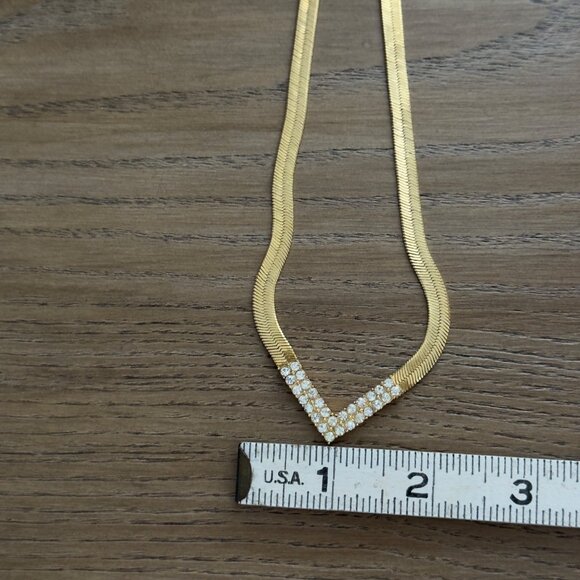 Vintage Gold-Tone V-Shaped Herringbone Necklace Rhinestone Accents - Picture 9 of 9